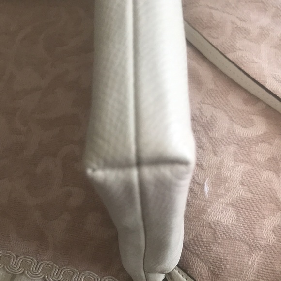 Coach cream mini bag with detachable pouch used - Picture 12 of 13